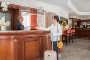 Hôtel Olympia Beausoleil - Réception