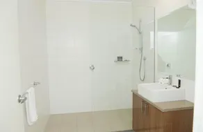 The Griff Motel - Bathroom
