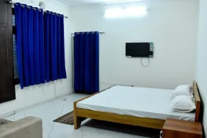 KRISHNAM GUEST HOUSE - Room
