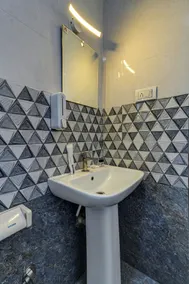 Royal Classio Businness Hotel - Bathroom