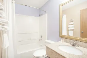 Super 8 by Wyndham Havre De Grace Aberdeen Area - Salle de bain