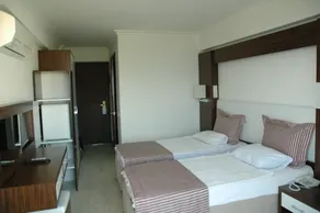 Arora Hotel - Habitación