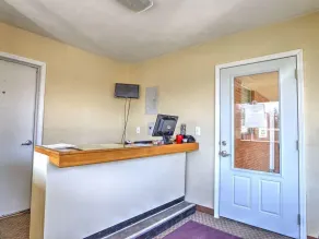 Windsor Crossroads Motel - Lobby