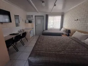 Gayndah Colonial Motor Inn - Room
