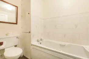 Clooneavin Apartment 8 - Bad