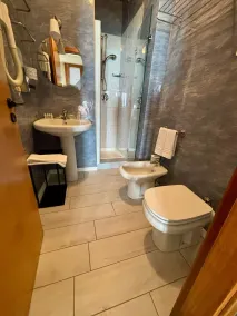 B&B HOTEL Pesaro Des Bains - Badezimmer