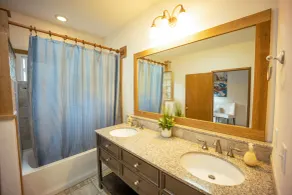 Hilo Vacation Rental - Salle de bain