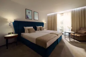 Astor Garden Hotel - Room