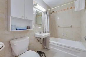 Auberge du Mont Rigaud - Bathroom