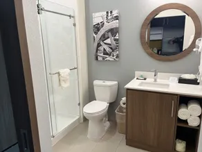 MainStay Suites Dallas Northwest - Irving - Bathroom