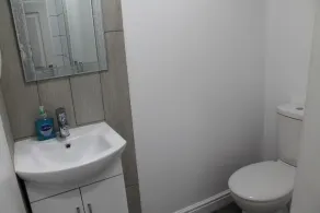 The Myriad - Baño
