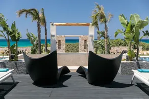 Eden Beachfront Residences & Suites - Piscina