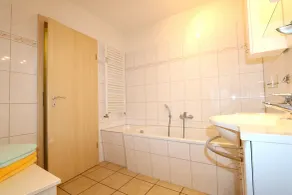 Studio Apartment With Terrace, own Parking Space and a Small Lake 500 m Away - Bagno