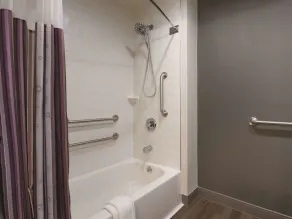 La Quinta by Wyndham Hartford Bradley Airport - Salle de bain