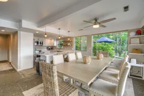 Waterfront Allyn Retreat w/ Guest House & Beach! - Innvendig