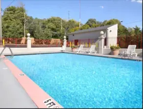 Ramada by Wyndham Baltimore West - Piscine
