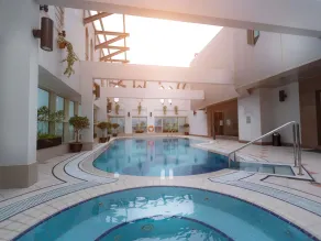Grand Mercure Majlis Residences Abu Dhabi - Piscina