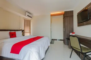 RedDoorz Plus at Boulevard Panakkukang Makassar - Værelse