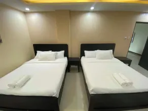 Collection O Weber Hotel - Chambre