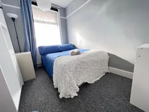 Shirley House 4, Guest House, Fully Equipped Kitchen with Fridge, Washer, Dryer, Self Catering, Self Check in, Great for Contractors, 5 min to BAT, 20 min to Fawley Refinery, close to Southampton Central, Ideal for Longer Stays - Zimmer