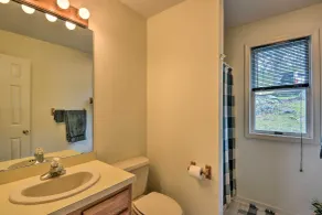 St Lawrence Waterfront Home w/ Grill and Deck! - Parte interna