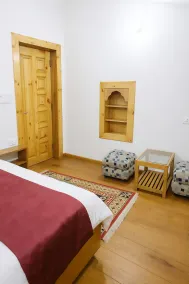 Kafal Pako Resort - Himalayan View Resort In Mukteshwar - Værelse