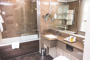 Audleys Wood Hotel, Basingstoke - Bathroom