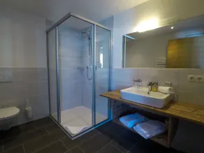 Collina Hotel Garni - Badrum