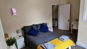 Pavilion House - Room