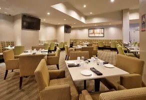 Holiday Inn Vancouver-Centre Broadway by IHG - Restaurante