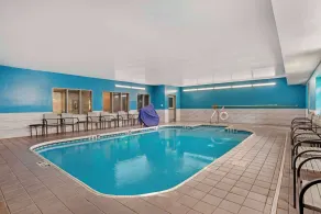 Quality Inn & Suites Birmingham - Highway 280 - Piscine
