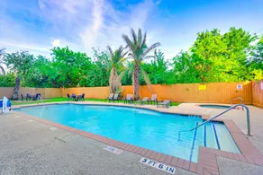Sonesta Essential HOU Airport Road - Pool