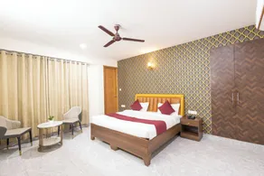Divine Hotels & Banquets - Camera
