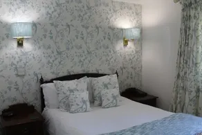 Roman Camp Inn - Værelse