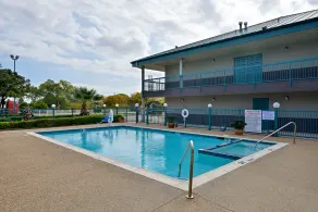Americas Best Value Inn Fort Worth - Piscine