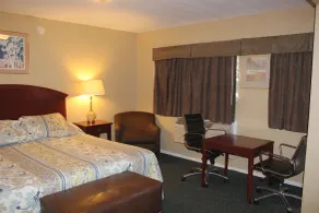 Ranch House Inn & Suites - Chambre