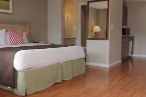 Days Inn by Wyndham Lakewood South Tacoma - Chambre