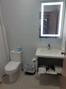 King Hotel - Bathroom