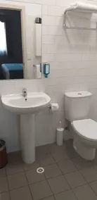 Ramada by Wyndham, Hamilton City Center - Salle de bain
