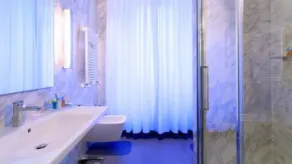 Stendhal Hotel - Bathroom
