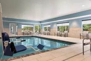 Holiday Inn Express & Suites Alexandria by IHG - Pool