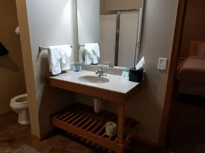 Woodside Old Towne Hotel - Bathroom