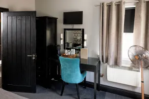 No 5 Pilmour - Room