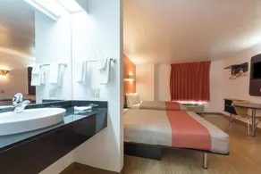 Motel 6-Dallas, TX - Northeast - Zimmer