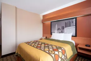 Super 8 by Wyndham Columbus West - Habitación