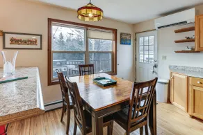 9-acre Riverfront Home in Milbridge w/ Deck & Yard - Innvendig