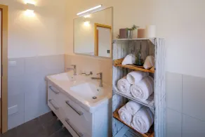 Modern and Cosy 5 Rooms Penthouse With Stunning View - Badezimmer