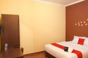 RedDoorz near Terminal A Adisucipto Airport - Room