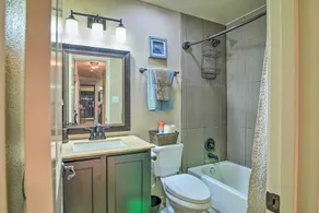 San Antonio Oasis w/ Hot Tub, Pool & Outdoor Bar! - Interiör