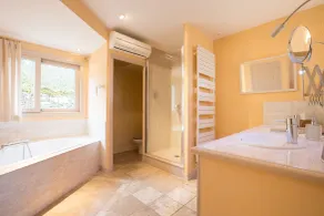 La Terre d'Or - Baño